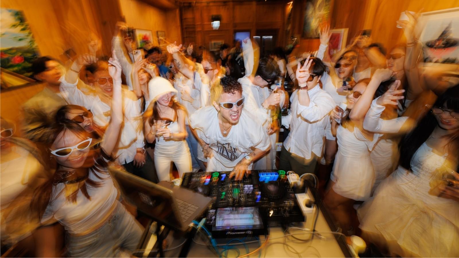 FULL POWER VIBE —. Maximum Hype. Maximum Energy